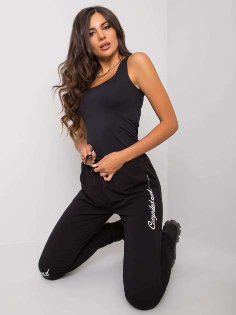 Black sweatpants with Haylee inscriptions